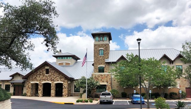 3302 RED FALLS RD, San Antonio, TX 78253