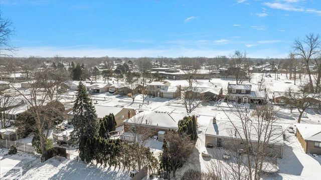 15781 Lorway Street, Clinton Township, MI 48038