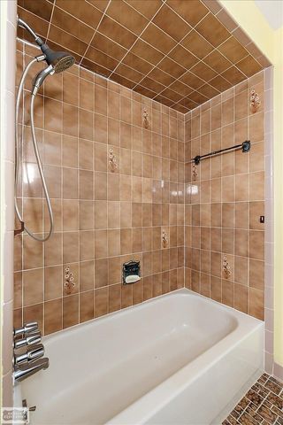 15781 Lorway Street, Clinton Township, MI 48038