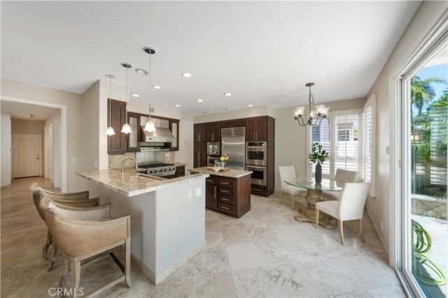 19076 Stonehurst, Huntington Beach, CA 92648