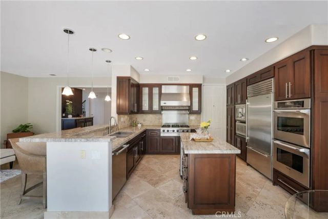 19076 Stonehurst, Huntington Beach, CA 92648