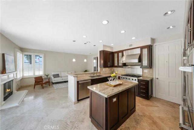 19076 Stonehurst, Huntington Beach, CA 92648