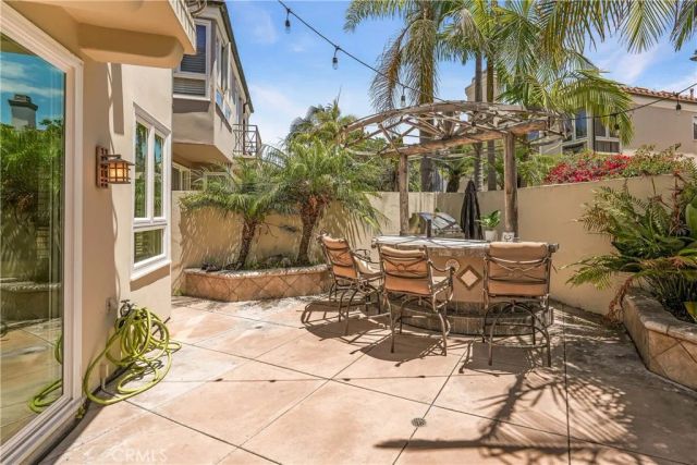 19076 Stonehurst, Huntington Beach, CA 92648