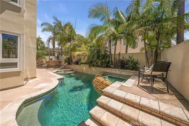 19076 Stonehurst, Huntington Beach, CA 92648