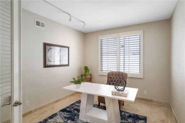 19076 Stonehurst, Huntington Beach, CA 92648
