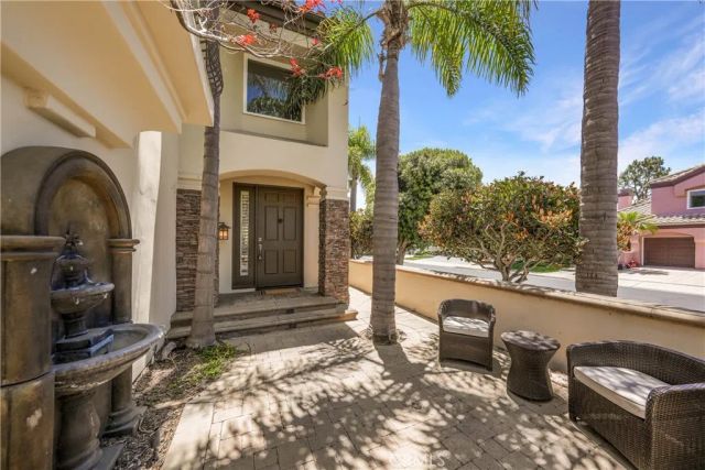 19076 Stonehurst, Huntington Beach, CA 92648