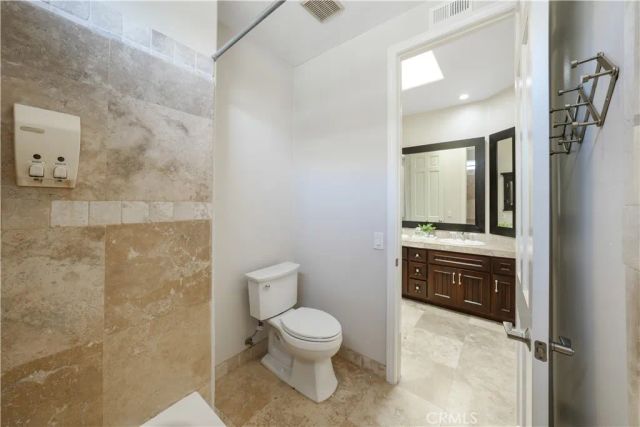 19076 Stonehurst, Huntington Beach, CA 92648