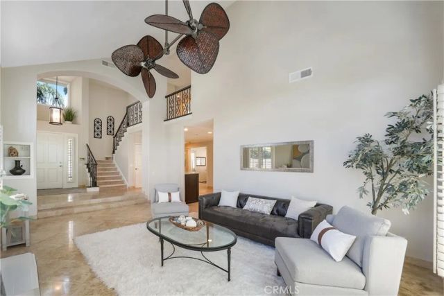 19076 Stonehurst, Huntington Beach, CA 92648