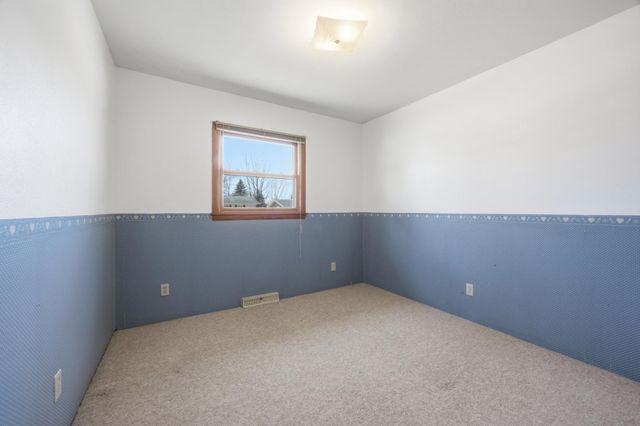 526 Birch Lane S, Moorhead, MN 56560