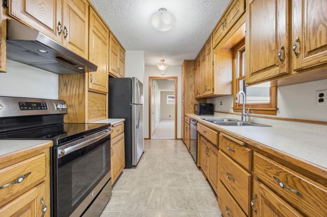 526 Birch Lane S, Moorhead, MN 56560