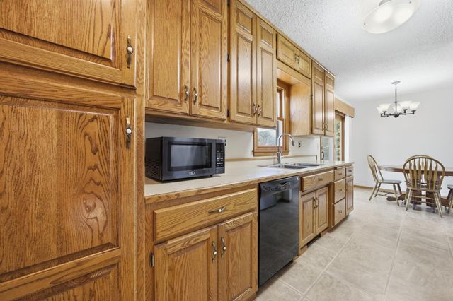 526 Birch Lane S, Moorhead, MN 56560