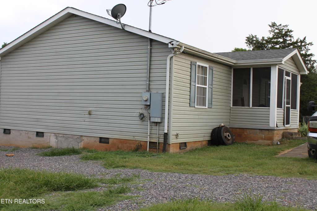 14900 Buttermilk Rd, Lenoir City, TN 37771