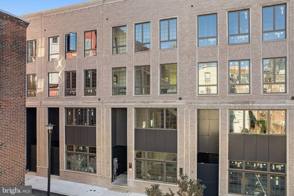 1104 CYPRESS ST, Philadelphia, PA 19107