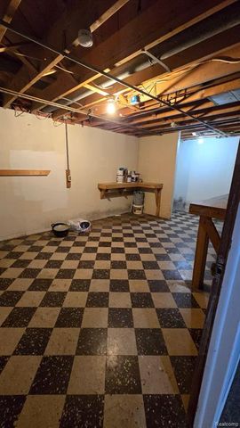 5202 Busch Avenue, Warren, MI 48091