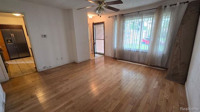 5202 Busch Avenue, Warren, MI 48091