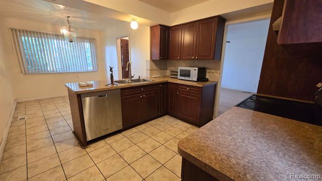 5202 Busch Avenue, Warren, MI 48091