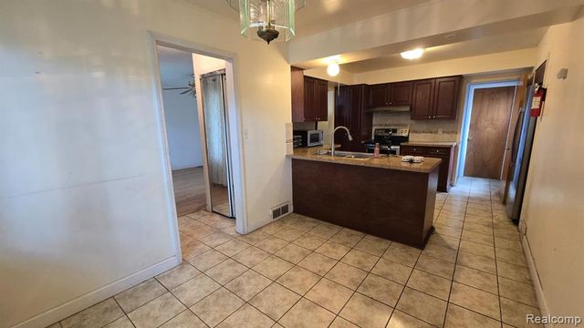 5202 Busch Avenue, Warren, MI 48091