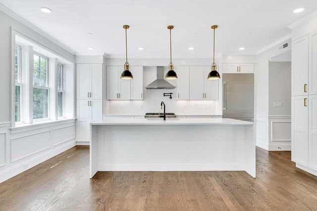 128 Longwood Ave 4, Brookline, MA 02446