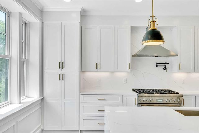 128 Longwood Ave 4, Brookline, MA 02446