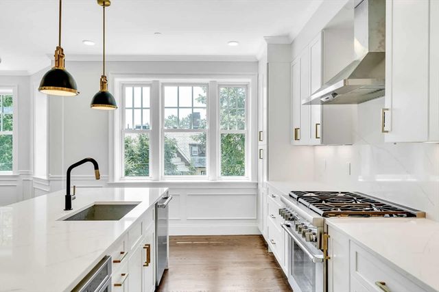 128 Longwood Ave 4, Brookline, MA 02446