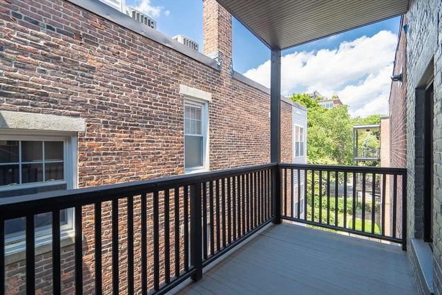 128 Longwood Ave 4, Brookline, MA 02446