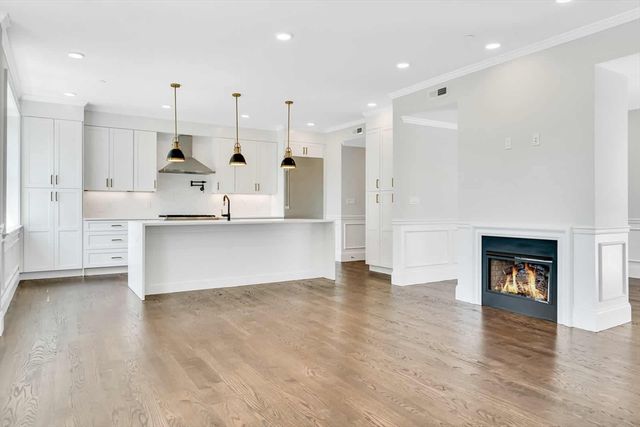 128 Longwood Ave 4, Brookline, MA 02446