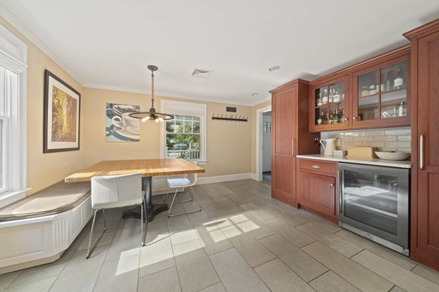 21 Elmwood Rd, Wellesley, MA 02481