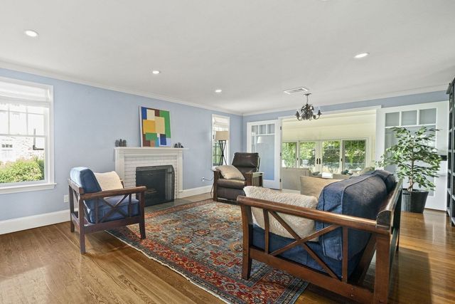 21 Elmwood Rd, Wellesley, MA 02481