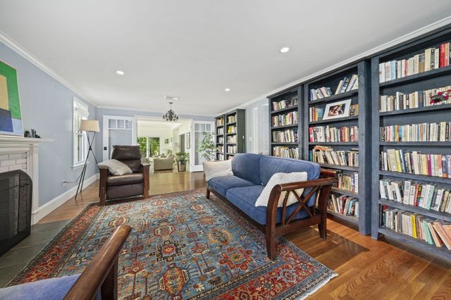 21 Elmwood Rd, Wellesley, MA 02481