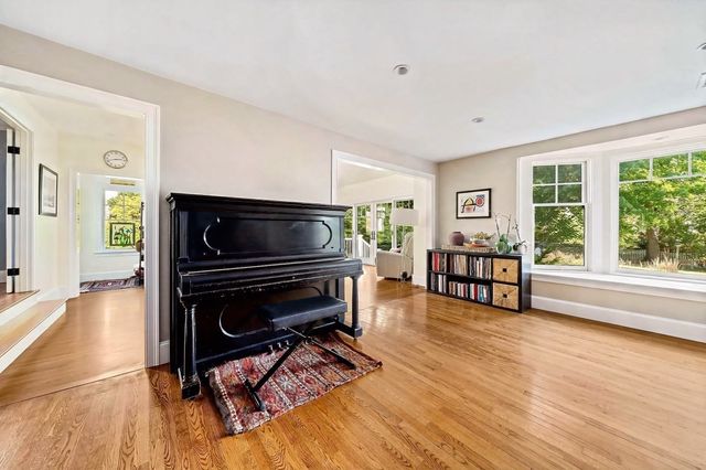 21 Elmwood Rd, Wellesley, MA 02481