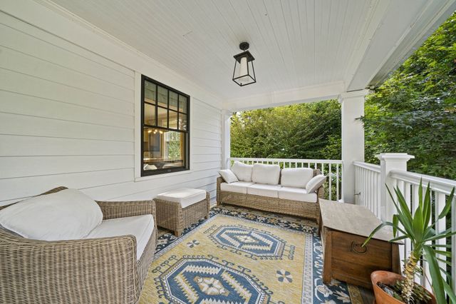 21 Elmwood Rd, Wellesley, MA 02481