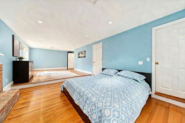 21 Elmwood Rd, Wellesley, MA 02481