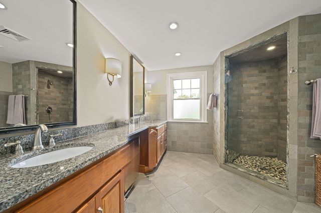 21 Elmwood Rd, Wellesley, MA 02481