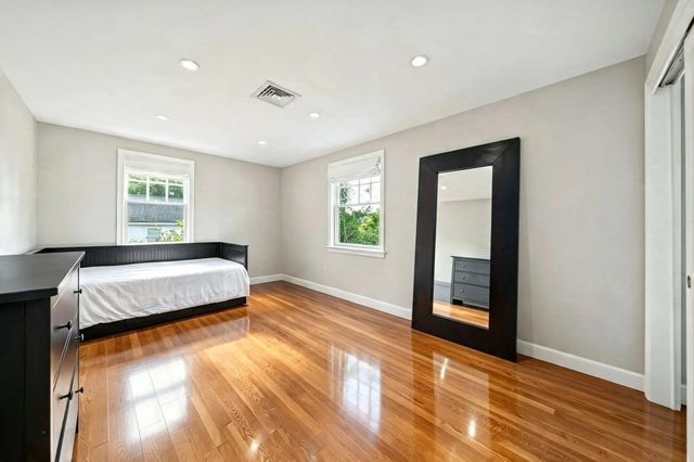 21 Elmwood Rd, Wellesley, MA 02481