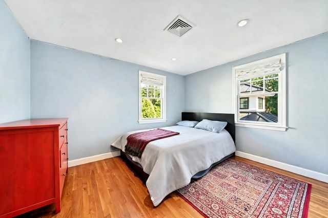 21 Elmwood Rd, Wellesley, MA 02481