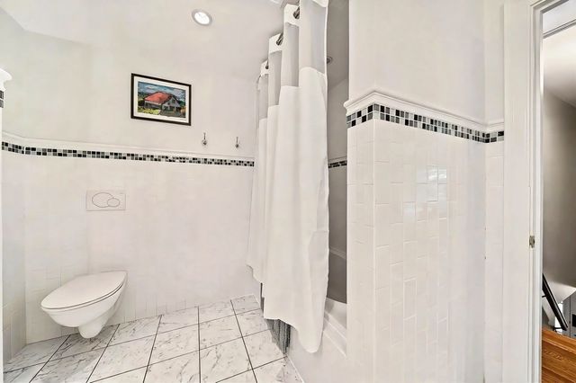 21 Elmwood Rd, Wellesley, MA 02481