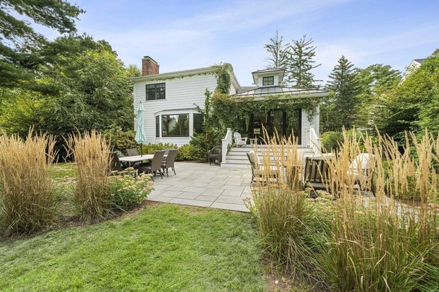 21 Elmwood Rd, Wellesley, MA 02481