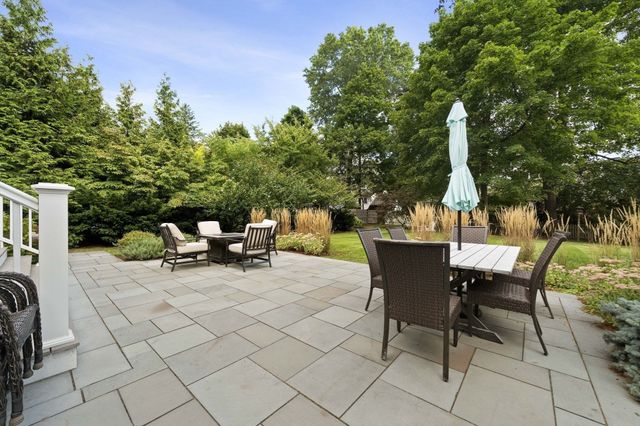 21 Elmwood Rd, Wellesley, MA 02481
