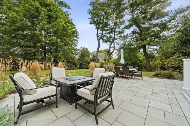21 Elmwood Rd, Wellesley, MA 02481