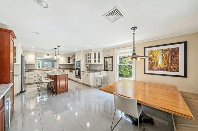 21 Elmwood Rd, Wellesley, MA 02481