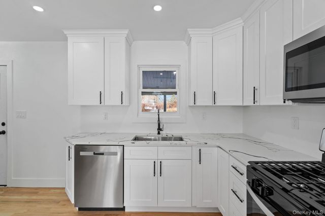 52 Rudolph Road, Modena, NY 12548