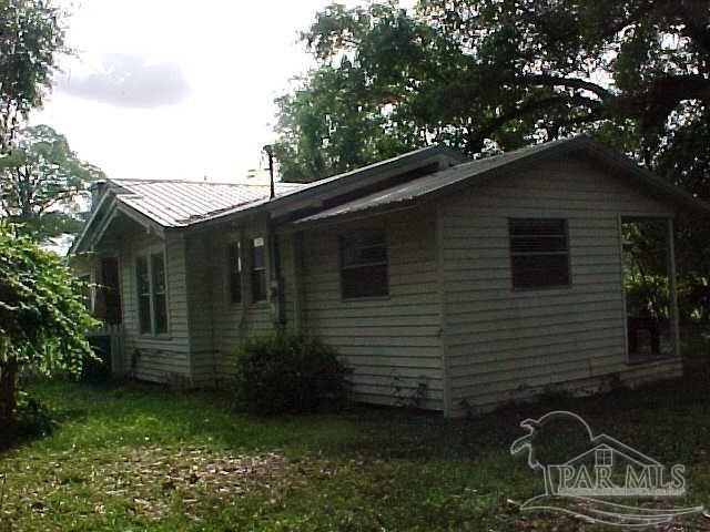 5115 Pike St, Milton, FL 32570