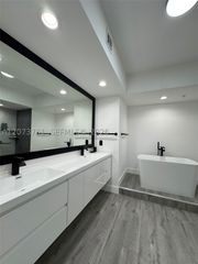 15051 Royal Oaks Ln 1403, North Miami, FL 33181