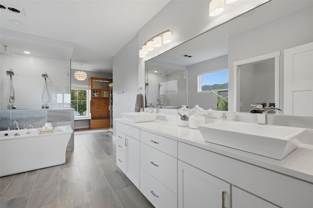 1515 Salm Drive, North Liberty, IA 52317