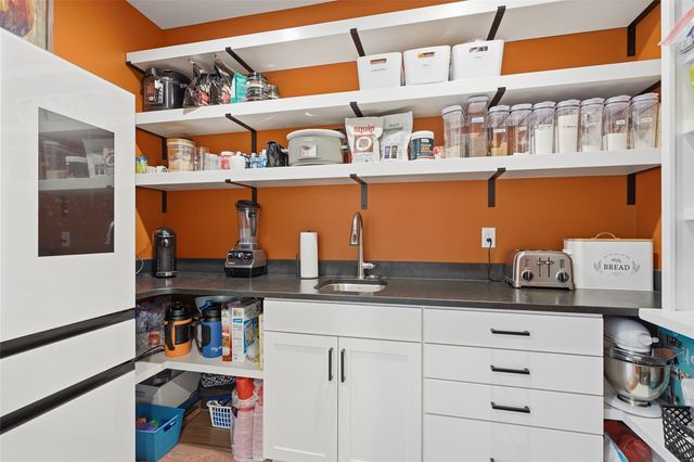 1515 Salm Drive, North Liberty, IA 52317