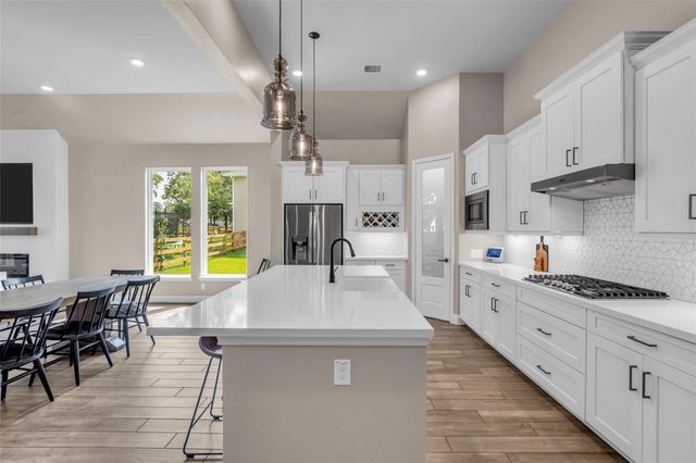 734 Satterwhite Farms Lane, Magnolia, TX 77354