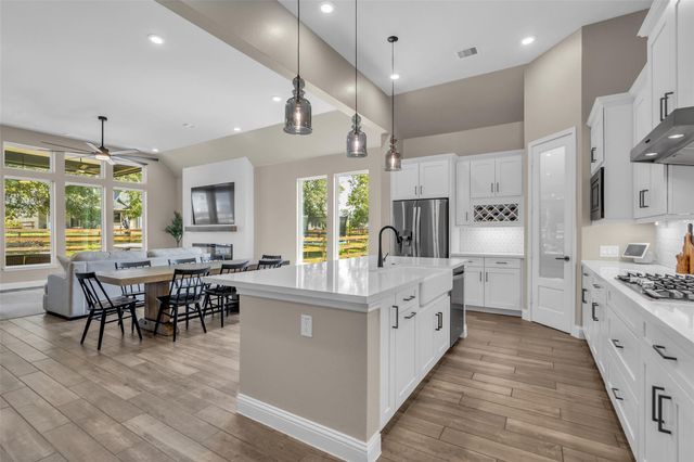 734 Satterwhite Farms Lane, Magnolia, TX 77354