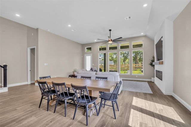 734 Satterwhite Farms Lane, Magnolia, TX 77354