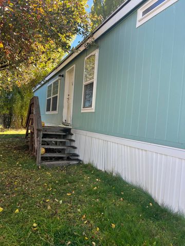 4000 Round Lake Road 106, Klamath Falls, OR 97601