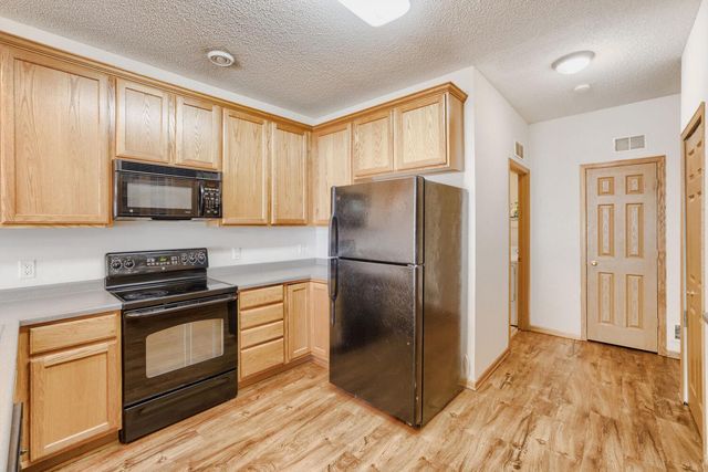 6778 Pine Crest Trail S, Cottage Grove, MN 55016